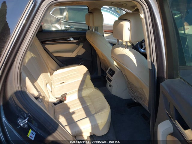 WA1ANAFYXJ2209271 Audi Q5 2.0t Premium/2.0t Tech Premium