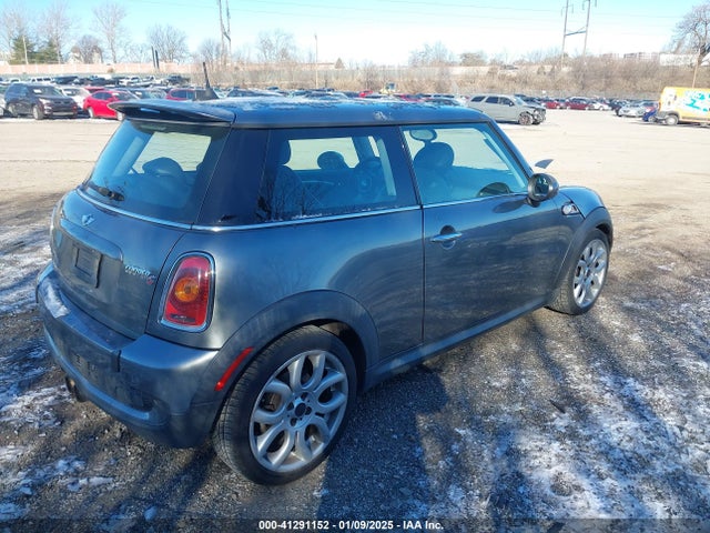 2008 MINI COOPER S WMWMF73588TT91082 Photo 3
