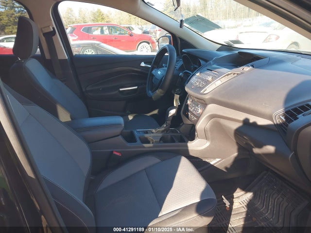 1FMCU9GD3JUA06279 Ford ESCAPE SE