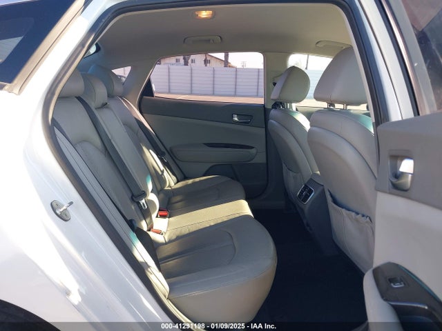 KIA OPTIMA EX 2018 5XXGU4L35JG270079 Image 8