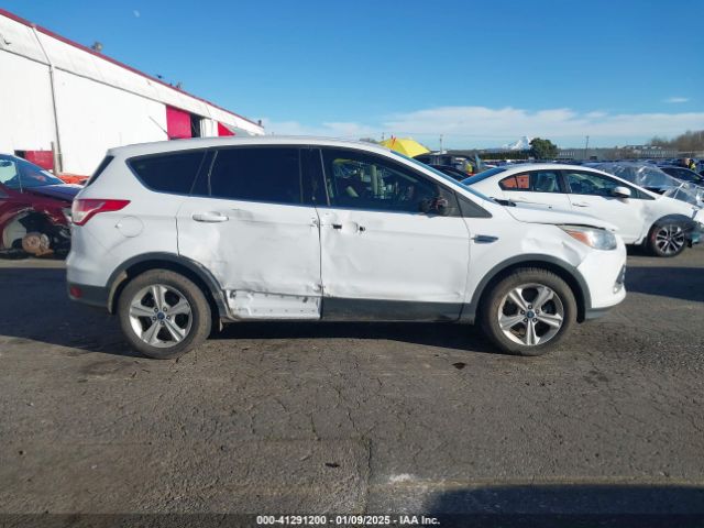 1FMCU9GX6FUB50331 Ford ESCAPE SE