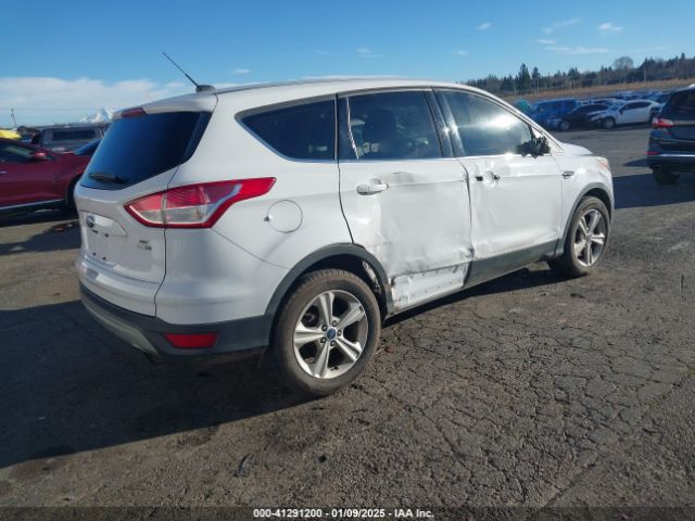 1FMCU9GX6FUB50331 Ford ESCAPE SE