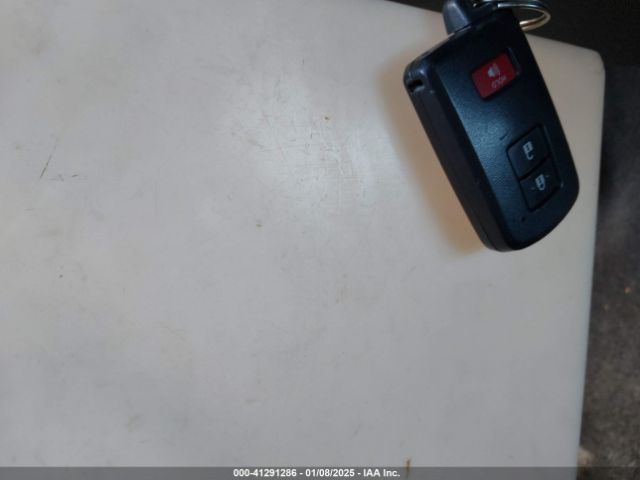JTDKDTB36E1060257 Toyota Prius C Three