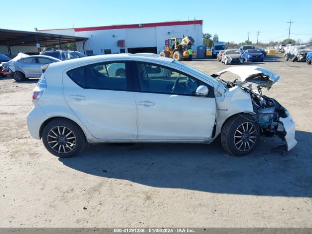 JTDKDTB36E1060257 Toyota Prius C Three