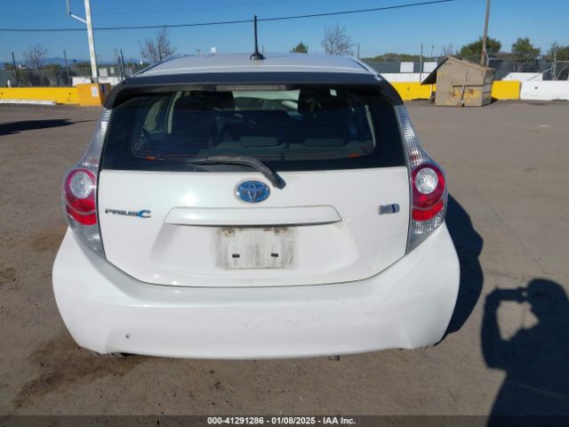 JTDKDTB36E1060257 Toyota Prius C Three