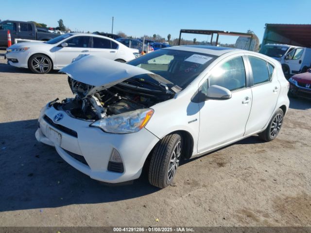 JTDKDTB36E1060257 Toyota Prius C Three