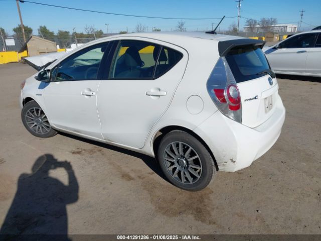 JTDKDTB36E1060257 Toyota Prius C Three