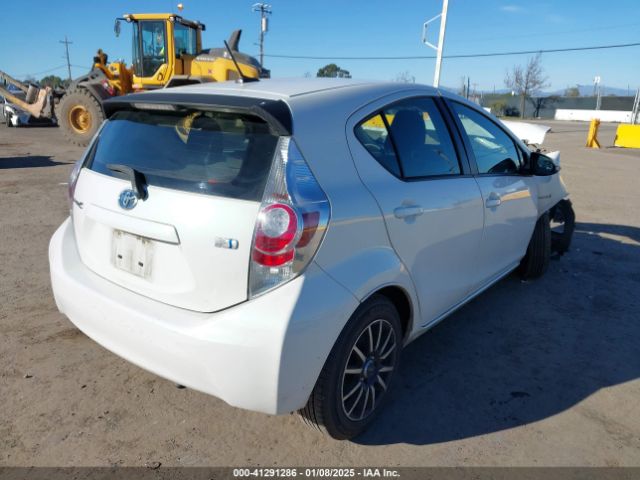 JTDKDTB36E1060257 Toyota Prius C Three