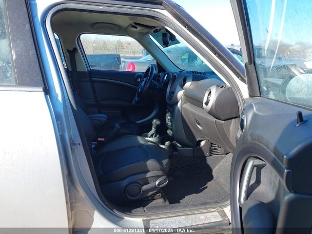 2011 MINI COOPER S COUNTRYMAN WMWZC3C54BWL79315 Photo 4