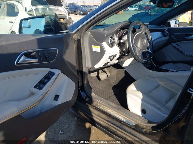 WDDSJ4EBXEN064635 Mercedes-Benz CLA 250