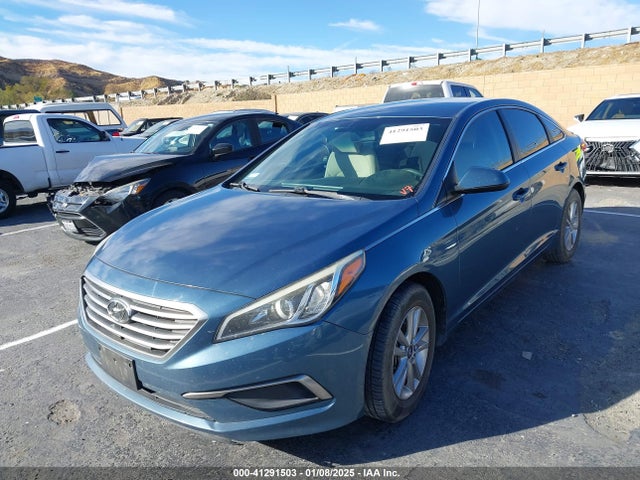 Hyundai SONATA SE 2017 5NPE24AF5HH442880 Image 2