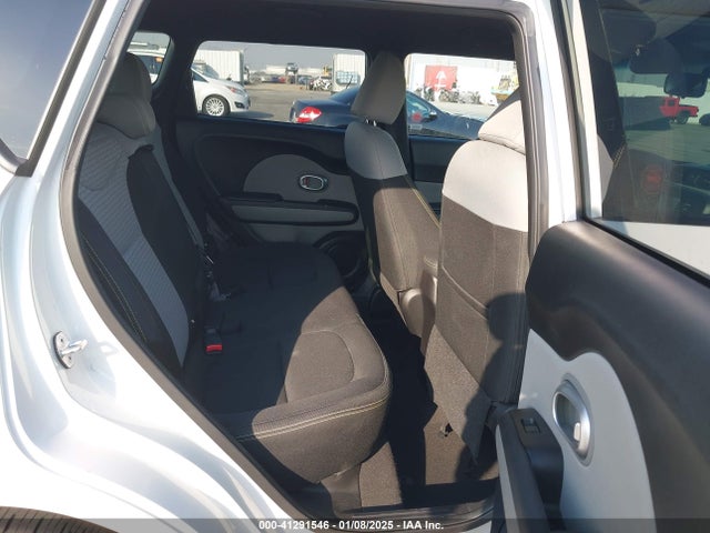 KIA SOUL + 2014 KNDJP3A50E7032649 Image 8