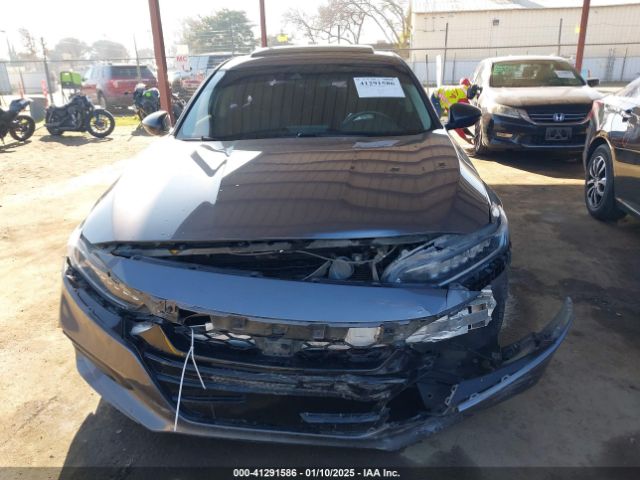 1HGCV2F95JA045514 Honda Accord Touring 2.0t
