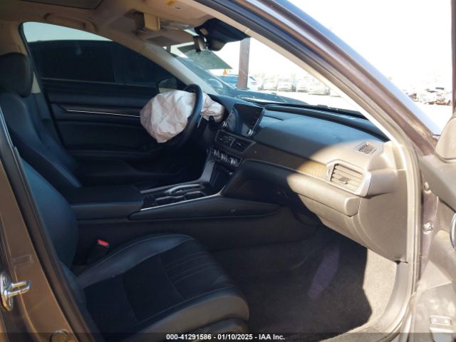 1HGCV2F95JA045514 Honda Accord Touring 2.0t