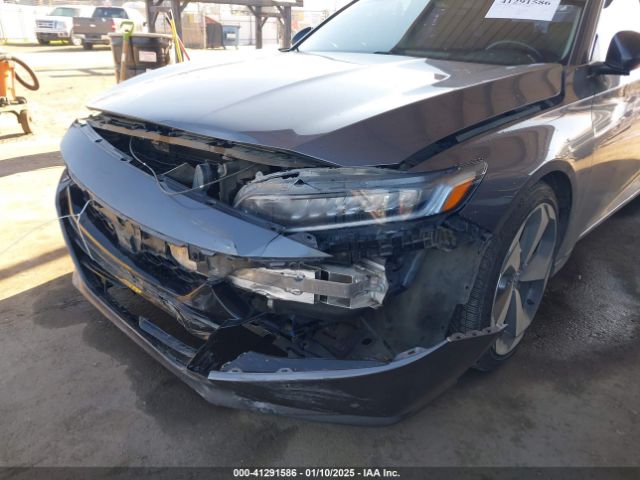 1HGCV2F95JA045514 Honda Accord Touring 2.0t
