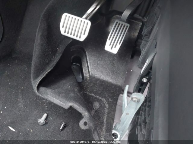 5YJYGDED8MF123246 Tesla Model Y Standard Range Rear-wheel Drive
