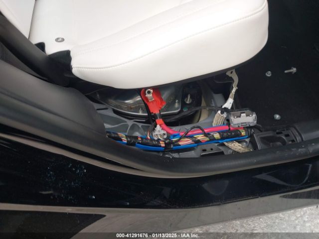 5YJYGDED8MF123246 Tesla Model Y Standard Range Rear-wheel Drive
