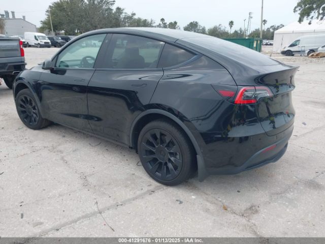 5YJYGDED8MF123246 Tesla Model Y Standard Range Rear-wheel Drive