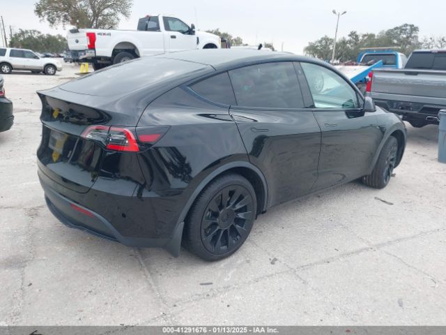5YJYGDED8MF123246 Tesla Model Y Standard Range Rear-wheel Drive
