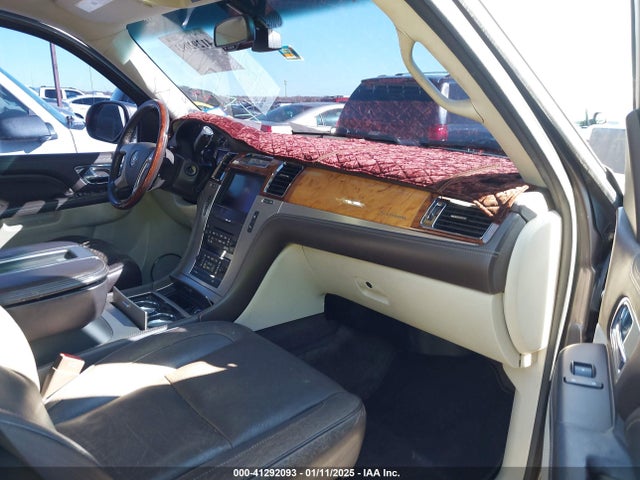 2011 CADILLAC ESCALADE ESV 1GYS4KEFXBR253776 Photo 4