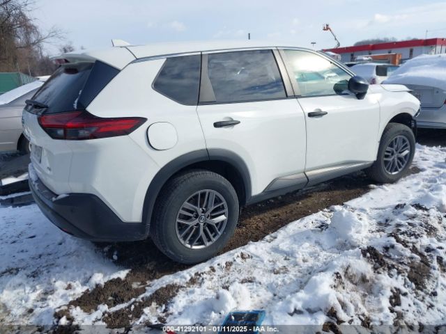 JN8AT3AB6MW208033 Nissan Rogue S Intelligent Awd