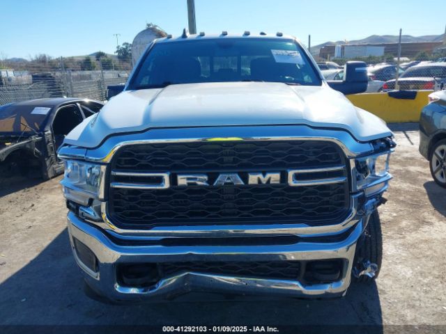 3C6UR5HJ5PG539812 RAM 2500 Tradesman  4x4 8' Box
