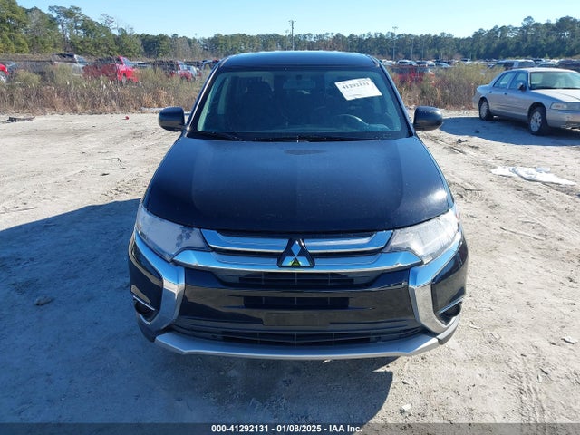 JA4AZ2A36JZ003894 Mitsubishi Outlander Es
