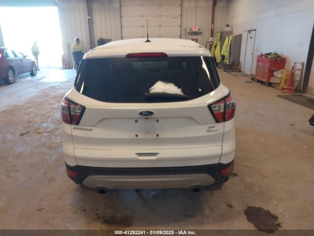 1FMCU0GDXHUC94422 Ford ESCAPE SE