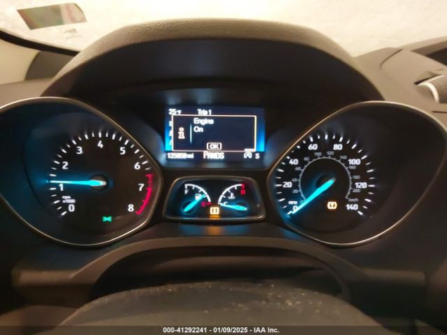 1FMCU0GDXHUC94422 Ford ESCAPE SE