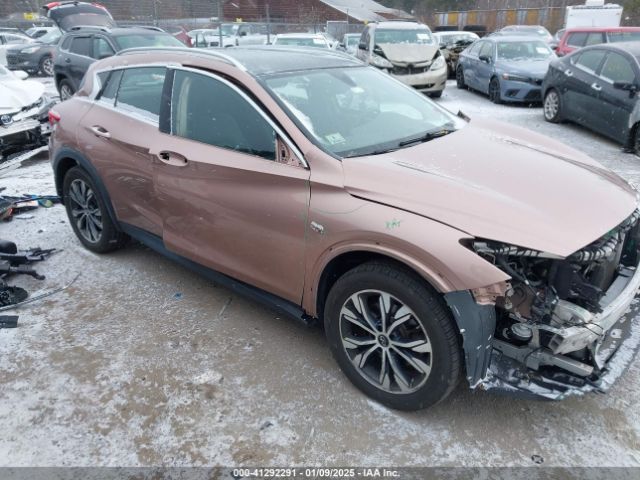 SJKCH5CR7JA055695 Infiniti Qx30 Premium