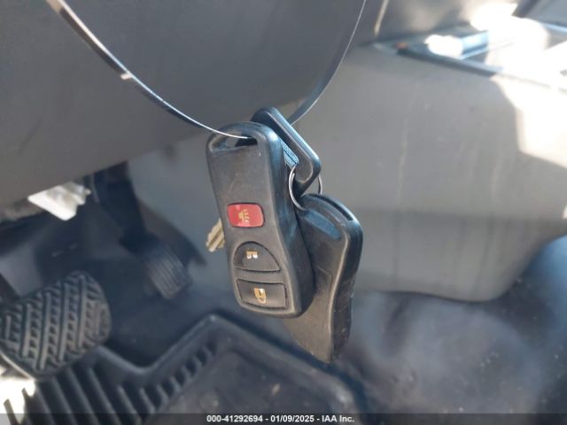 1N6BF0KM8KN807389 Nissan Nv Cargo Nv1500 S V6
