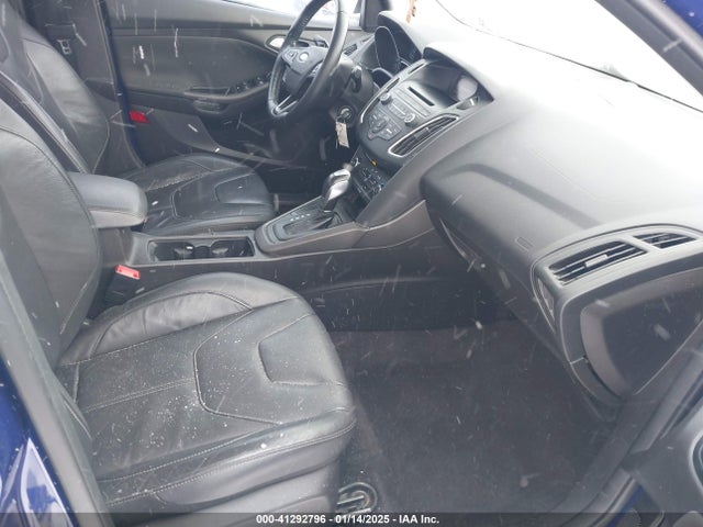 1FADP3F23FL361274 Ford FOCUS SE
