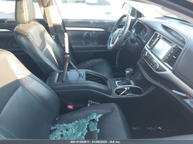 5TDKZRFH2KS556519 Toyota Highlander Xle