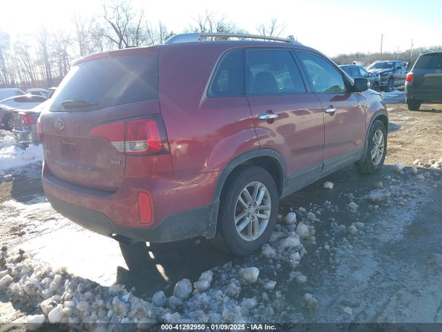 KIA SORENTO LX 2015 5XYKT4A60FG626399 Image 4