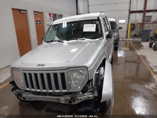41293248 :رقم المزاد ، 1J8GN28K88W277031 vin ، 2008 Jeep Liberty Sport مزاد بيع