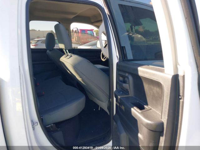 1C6RR6FG5KS722311 RAM 1500 Classic Tradesman  4x2 6'4 Box