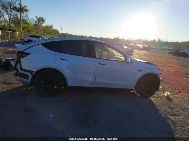 7SAYGDEE9NF564817 Tesla Model Y Long Range Dual Motor All-wheel Drive