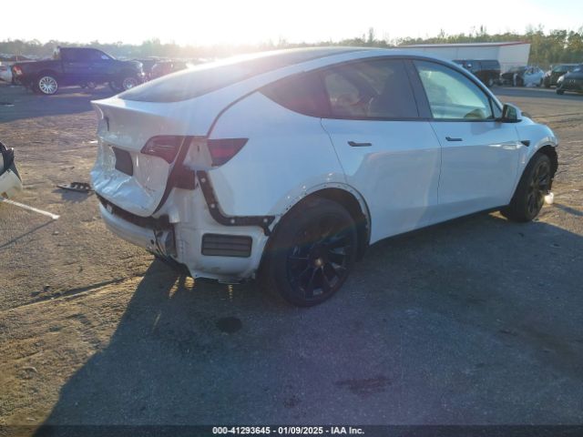 7SAYGDEE9NF564817 Tesla Model Y Long Range Dual Motor All-wheel Drive