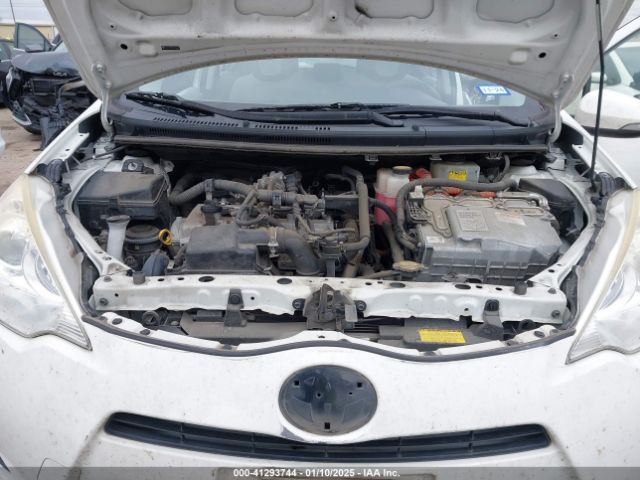 JTDKDTB32E1084491 Toyota Prius C One