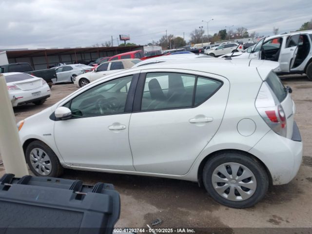 JTDKDTB32E1084491 Toyota Prius C One