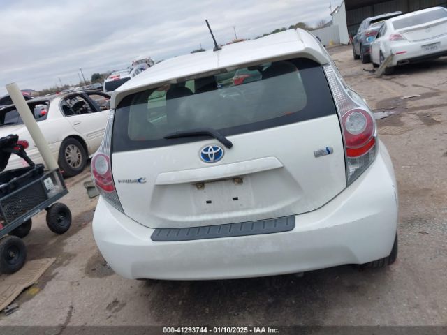 JTDKDTB32E1084491 Toyota Prius C One