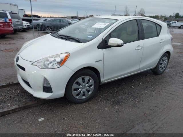 JTDKDTB32E1084491 Toyota Prius C One