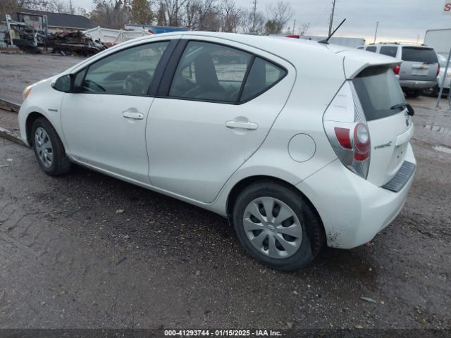 JTDKDTB32E1084491 Toyota Prius C One