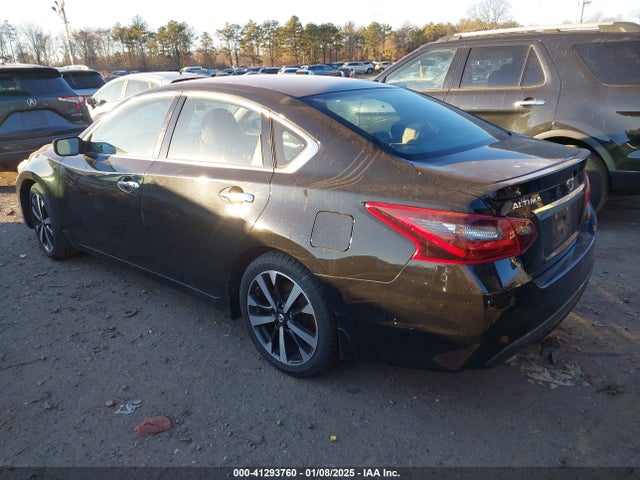 1N4AL3AP3JC135715 Nissan Altima 2.5 Sr
