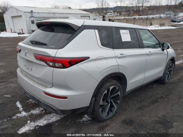 2022 MITSUBISHI OUTLANDER JA4J4TA88NZ019682 Photo 3