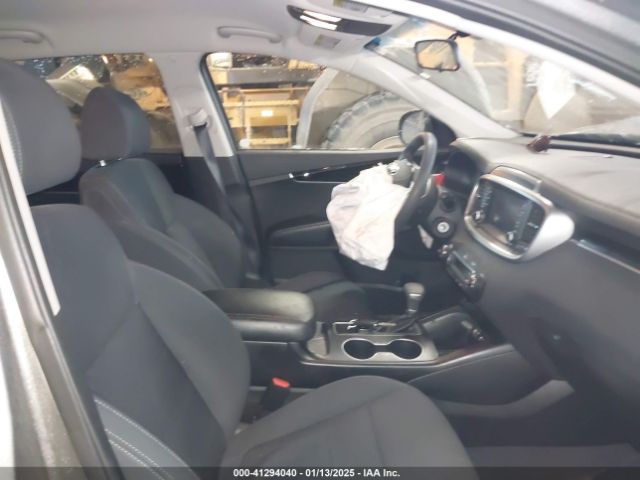 5XYPGDA54KG442109 KIA Sorento 3.3l Lx
