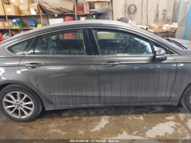 3FA6P0HD9HR412478 Ford FUSION SE