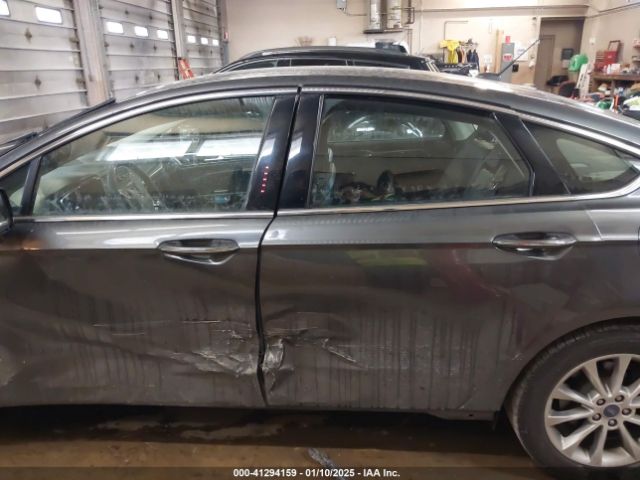 3FA6P0HD9HR412478 Ford FUSION SE