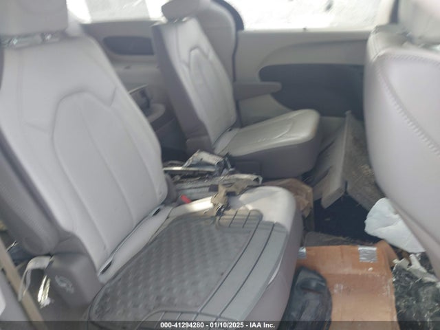 Chrysler Pacifica Touring L 2019 2C4RC1BG7KR528514 Image 8