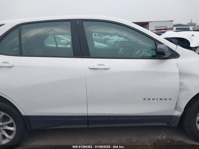 3GNAXHEV3KS581645 Chevrolet EQUINOX LS